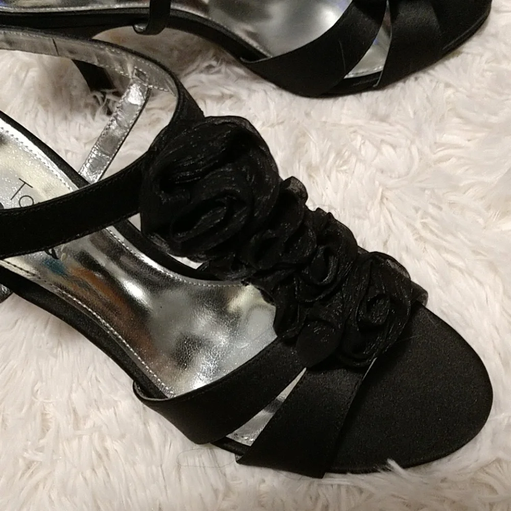 New Black Nina Strappy Heels sz 7.5